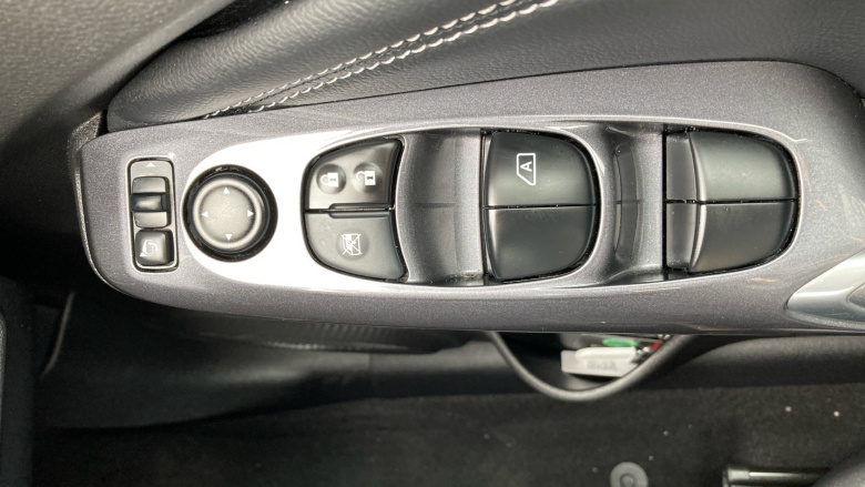 Nissan Juke 1.0 DiG-T 114 Tekna 5dr Petrol Hatchback